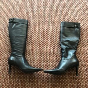 Knee-high  High heel boots